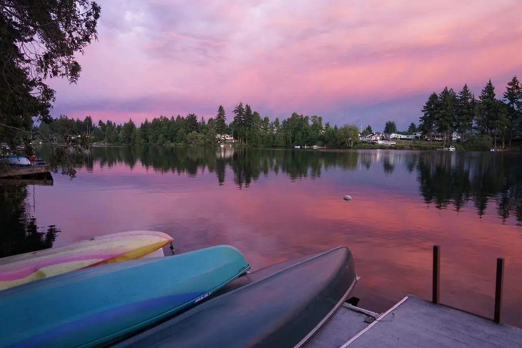 Long Lake Waterfront Bed And Breakfast Nanaimo Canada