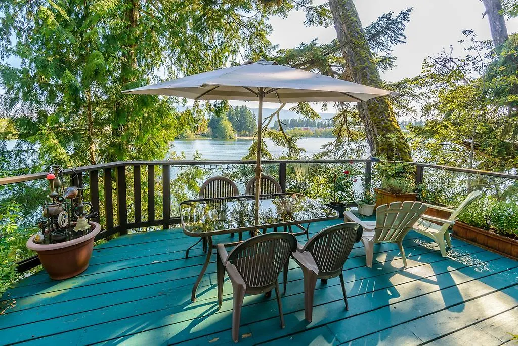 **** Bed & Breakfast Long Lake Waterfront Bed And Breakfast Nanaimo Canada