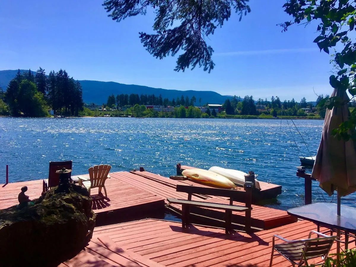 Long Lake Waterfront Bed And Breakfast Nanaimo Bed & Breakfast