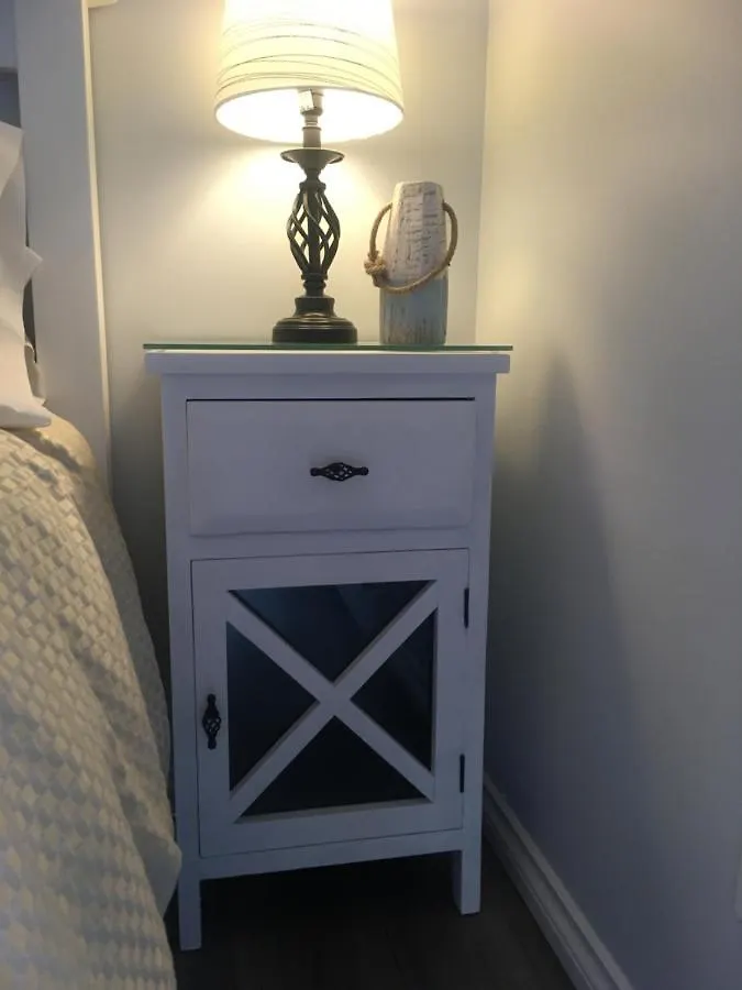 Long Lake Waterfront Bed And Breakfast Nanaimo 4*,  Canada