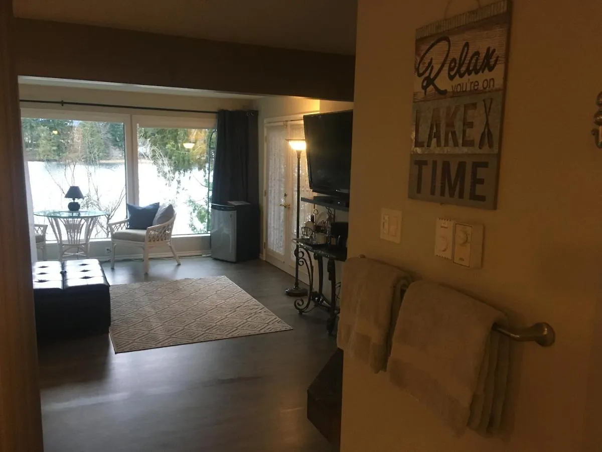 **** Bed & Breakfast Long Lake Waterfront Bed And Breakfast Nanaimo Canada