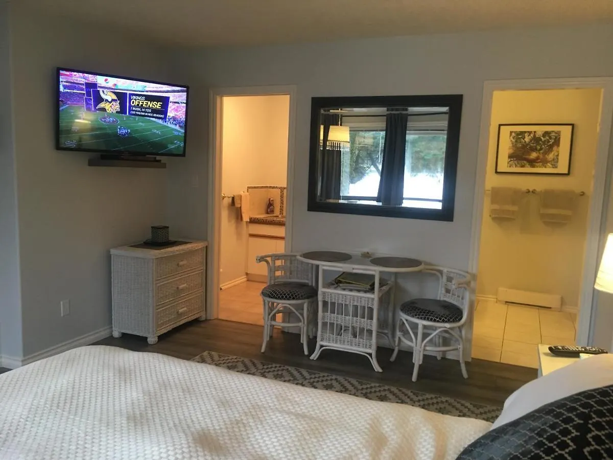 Long Lake Waterfront Bed And Breakfast Nanaimo 4*,  Canada