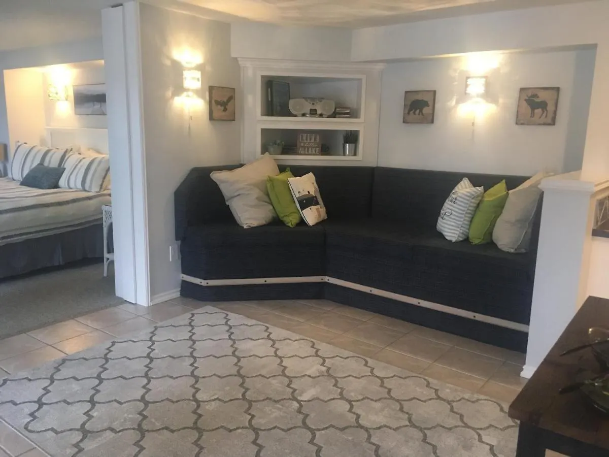 Long Lake Waterfront Bed And Breakfast Nanaimo Bed & Breakfast
