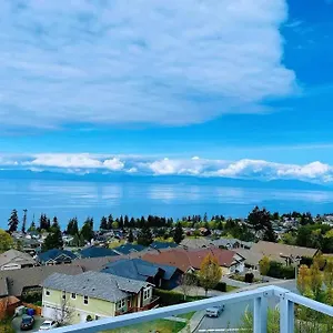 Modern House With Abundant Ocean View Holiday home
